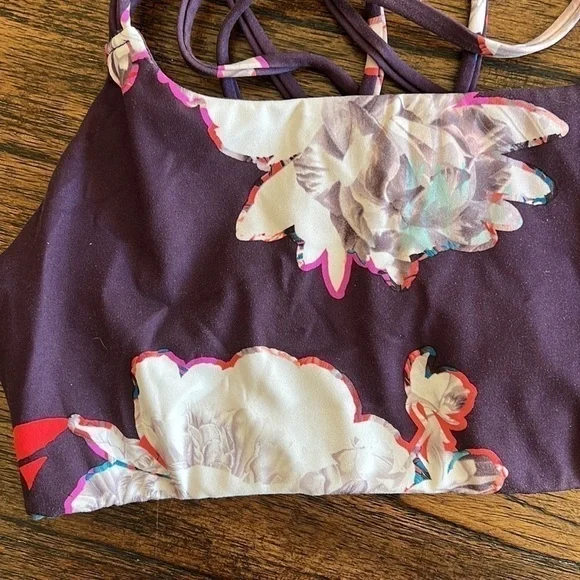 athleta HYPER FOCUSED PRINT BRA IN POWERVITA | Color: New Botanical | size M - Picture 5 of 8